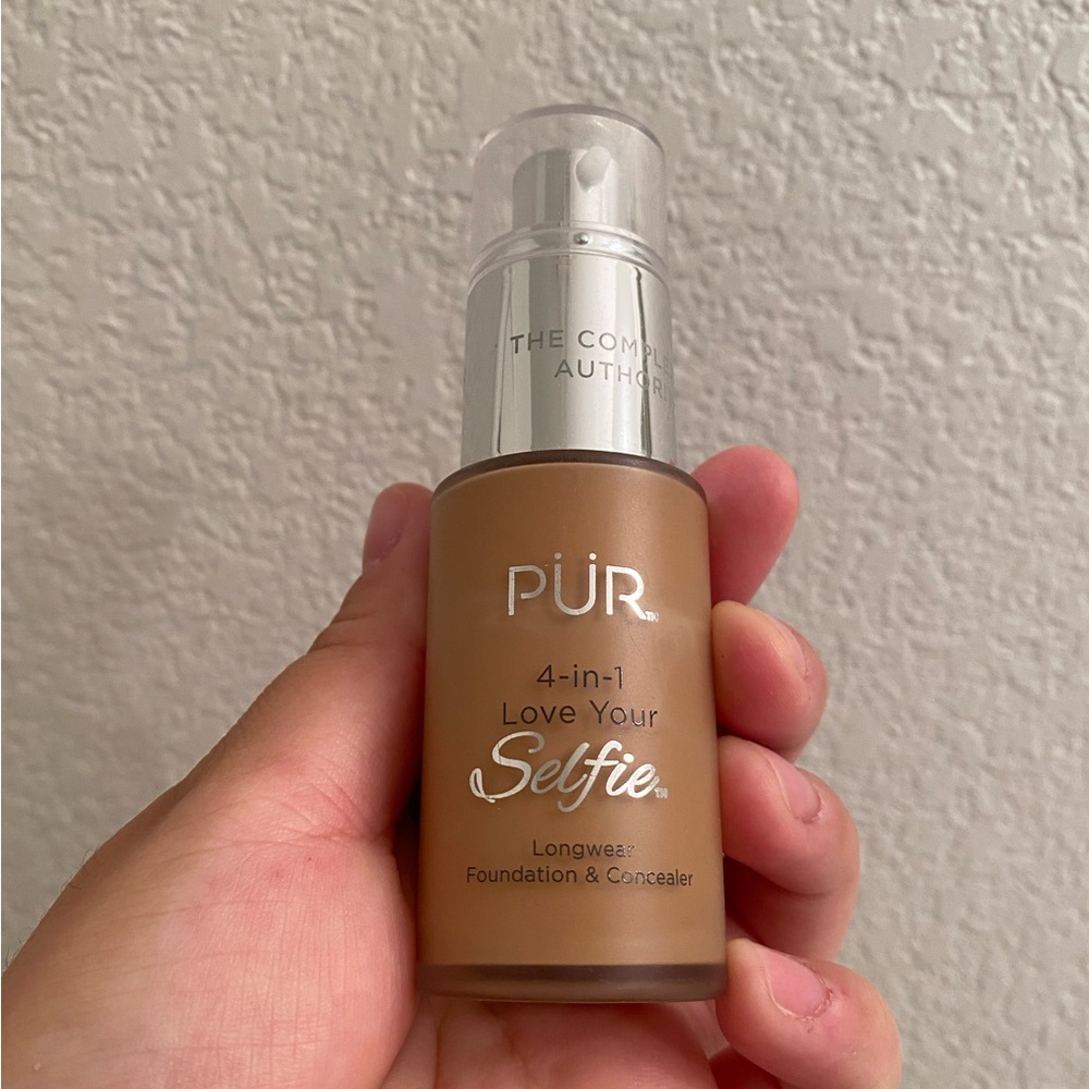 PUR Cosmetics Foundation